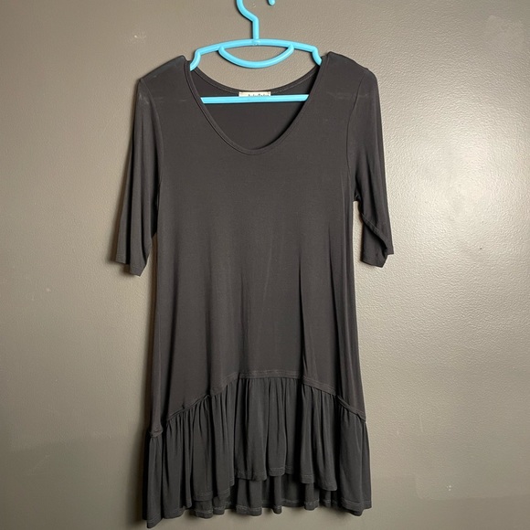 676. Audge Podge Super Soft Top w/Ruffled Hem - Picture 1 of 7